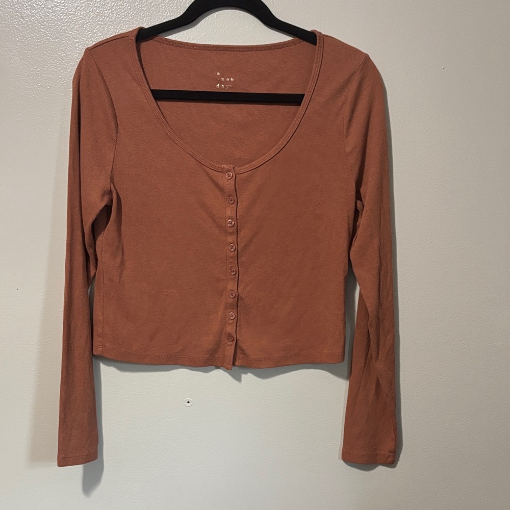 a new day Women's Rust Button-Up Blouse